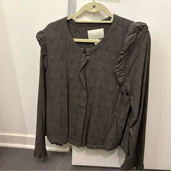 Hinge Olive Ruffle Sleeve Top - Picture 2 of 3